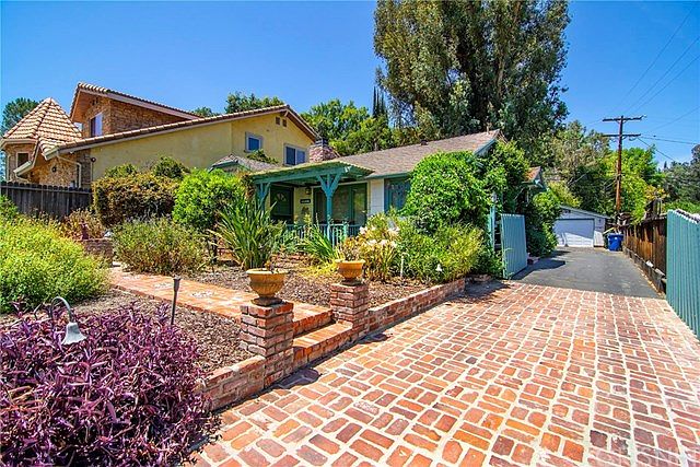 1st image of 5017 Canoga Ave