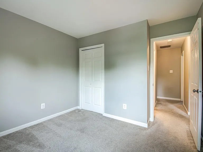 7112 Lake Cove Dr — Photo 40