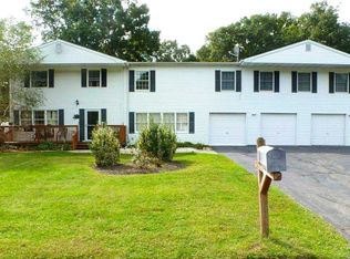 74 Westcliff Dr, Mount Sinai, NY 11766