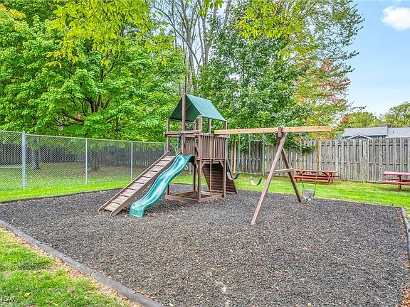 5th image of 25475 Country Club Blvd Unit 7