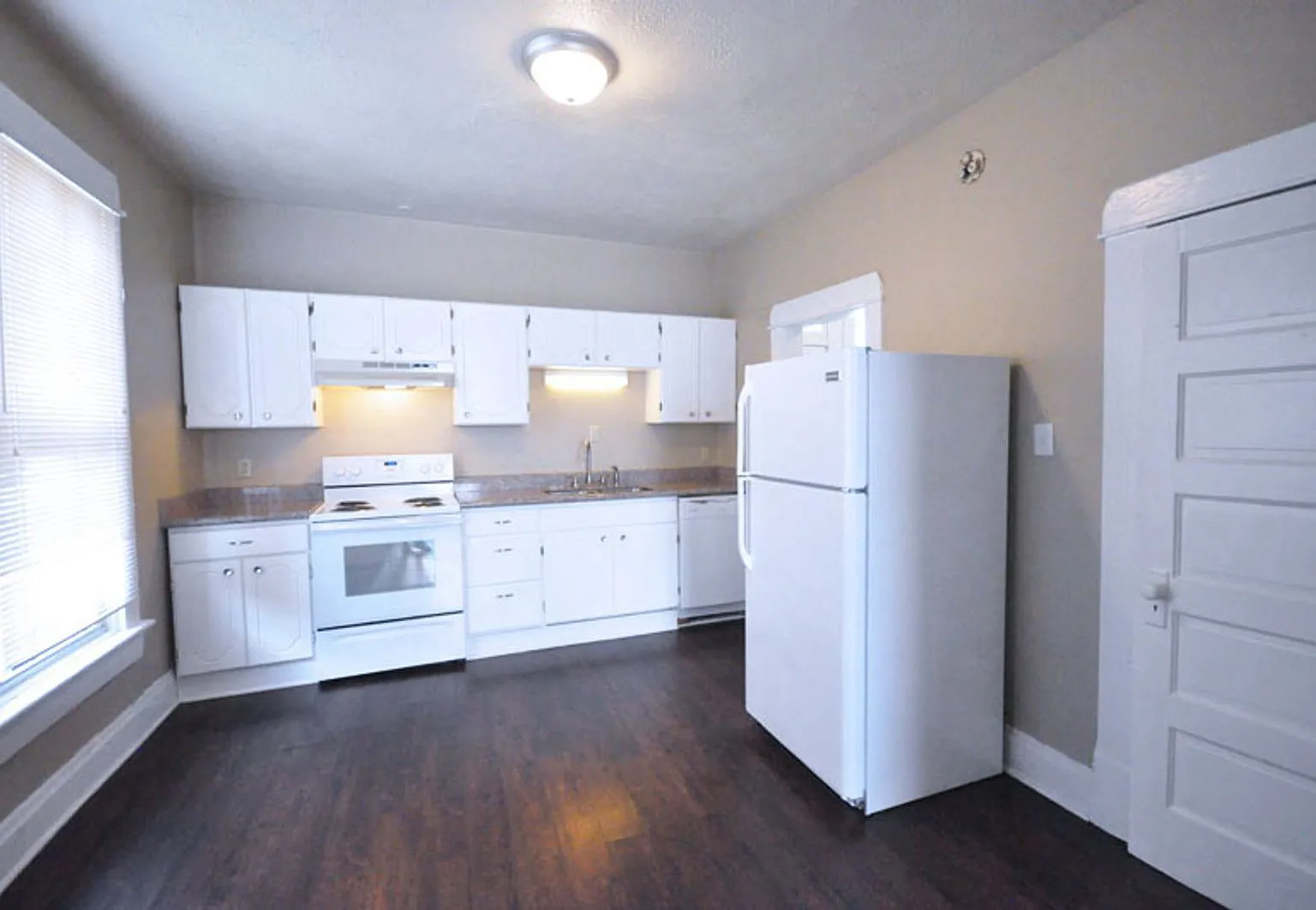 2 bed, 1.0 bath, $1,595 — Photo 4