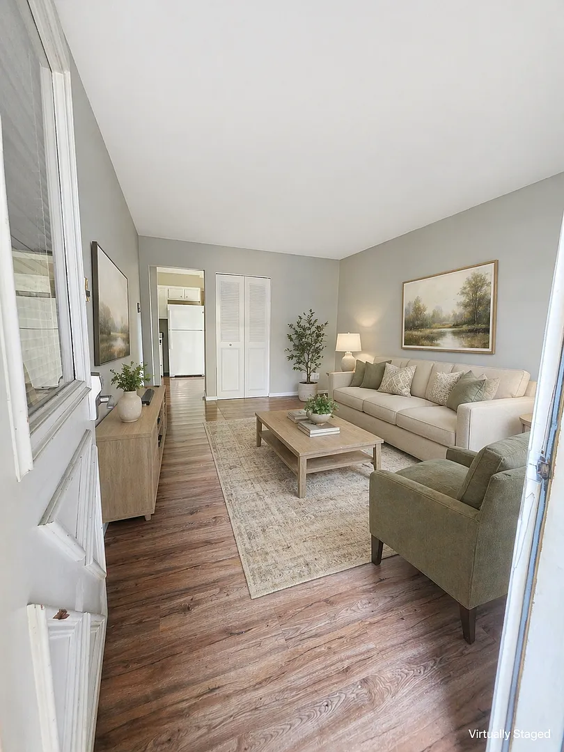 Main Apartments — Photo 3