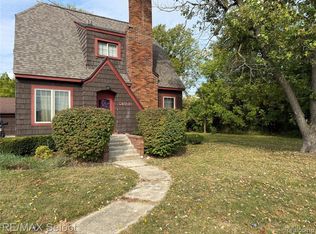 5268 Fenton Rd, Flint, MI 48507