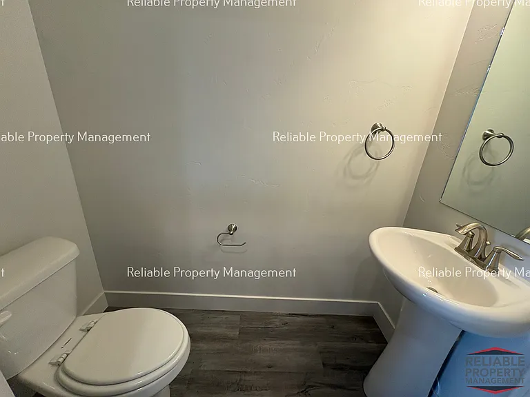 144 S Emery Ln — Photo 3