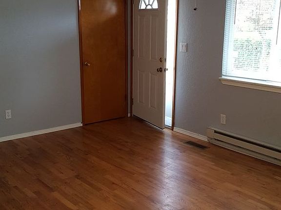 2nd image of 9101 Moreland Ave SW