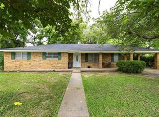 606 N Sharp St, Franklin, TX 77856