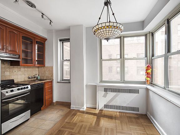 3rd image of 220 Madison Ave APT 7R