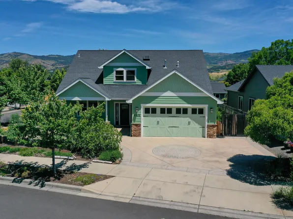 1101 Lithia Way, Talent, OR 97540