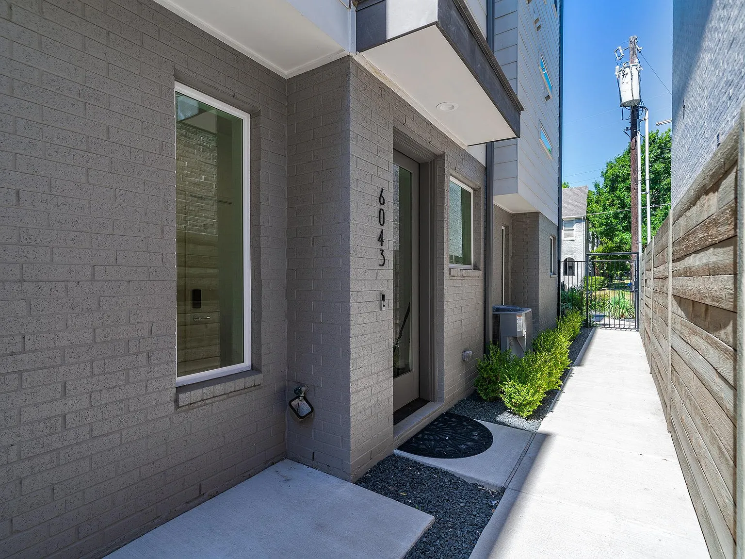 2 bed, 2.5 bath, 1520 sqft, $3,595 — Photo 4
