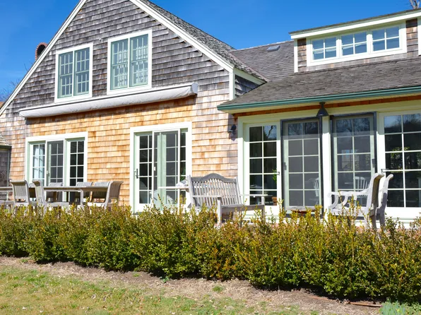 https://photos.zillowstatic.com/fp/c35682d1629e63d6fbc13556be7583c0-p_e.webp