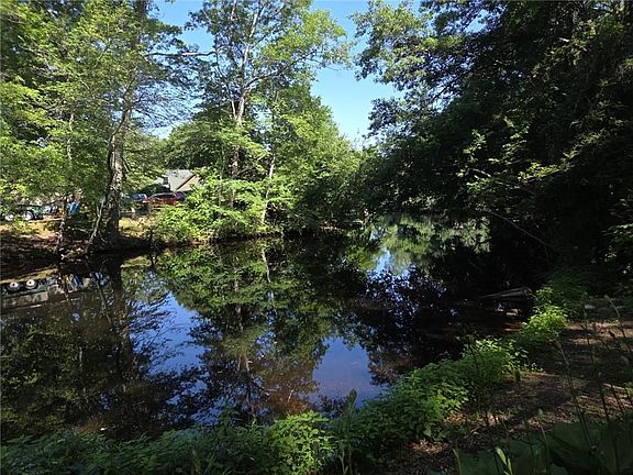 4th image of 31 Lakeside Dr