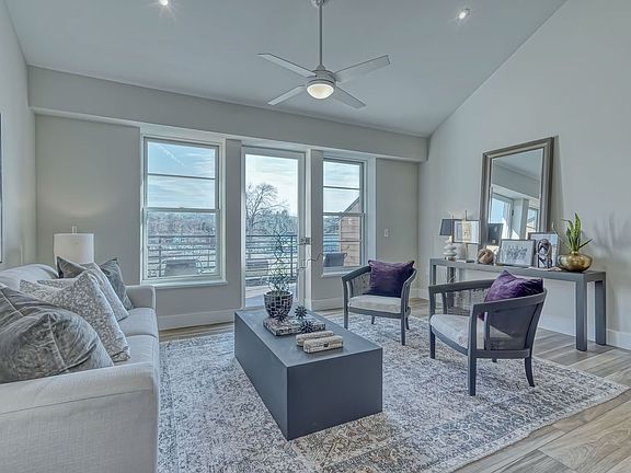 3rd image of 323 Taughannock Blvd #13