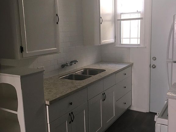 3rd image of 518 N Normandie Ave APT 1