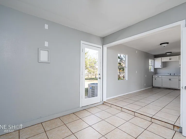 5226 Questa Dr — Photo 16