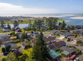 711 16th Ave, Seaside, OR 97138