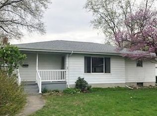 207 S Pine St, Pana, IL 62557