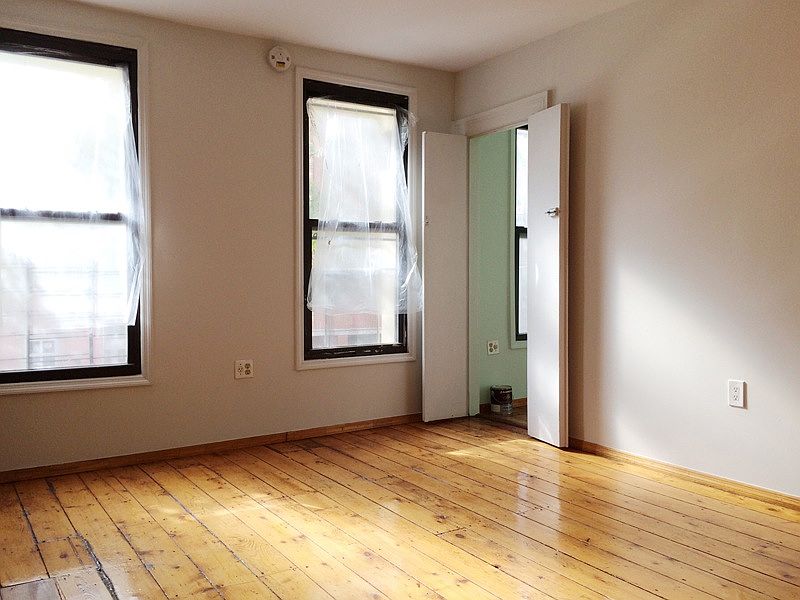 2nd image of 151 Huron St