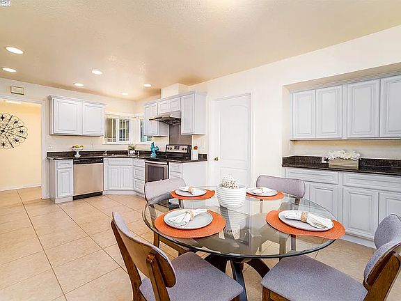 4th image of 35920 Ashton Pl
