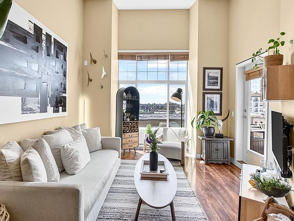 4th image of 11887 Burnett St #410