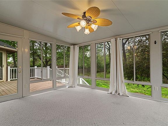 4th image of 119 Willow Dr