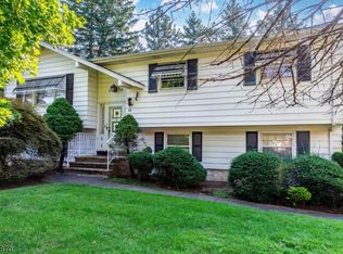 85 Weinmanns Blvd, Wayne, NJ 07470