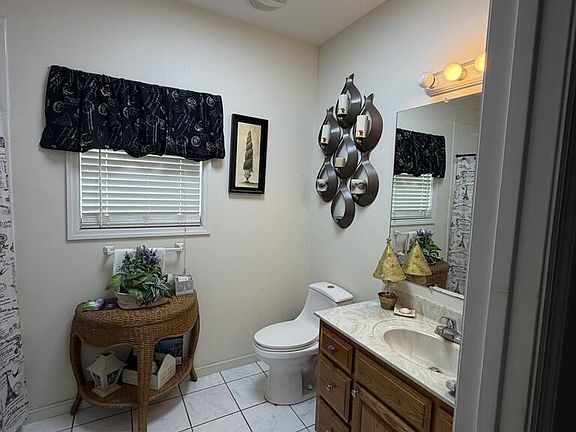 2nd image of 5900 Mariners Way