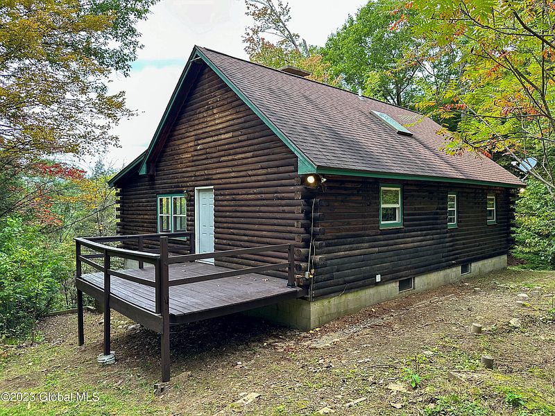 2nd image of 42 Potter Brook Road