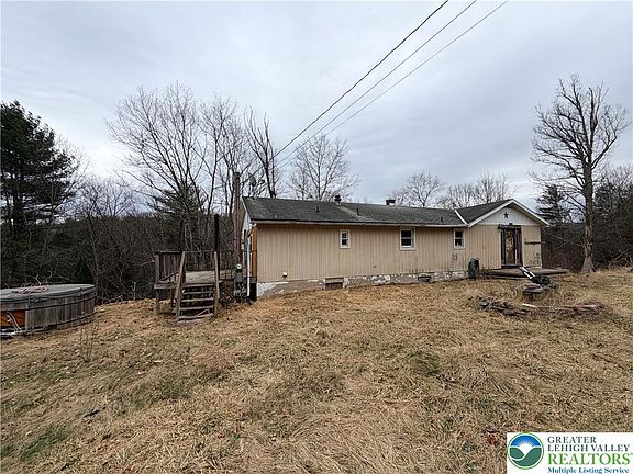 2nd image of 260 Creek Rd
