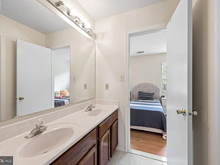 15226 Wentwood Ln — Photo 16