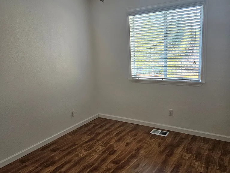 8730 Longspur Way — Photo 10