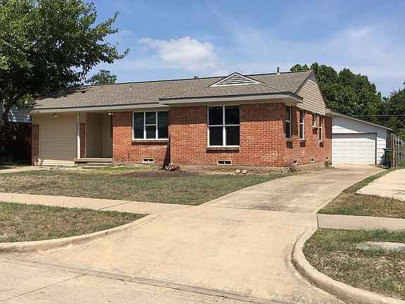 2nd image of 2213 Brooks St