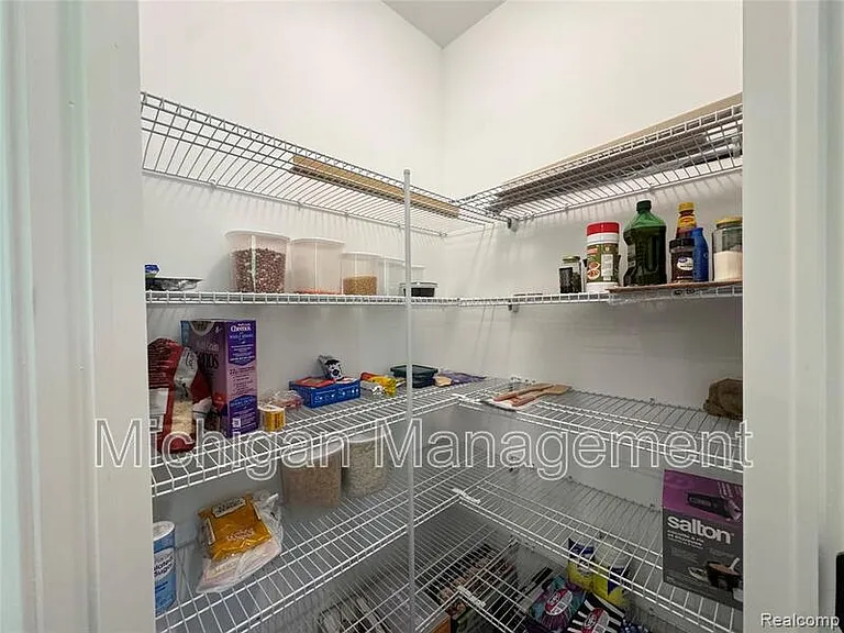 6149 Woodridge Ln — Photo 6