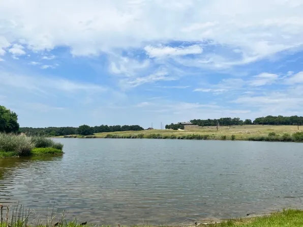 25 Goldfinch Ln, Weatherford, TX 76088