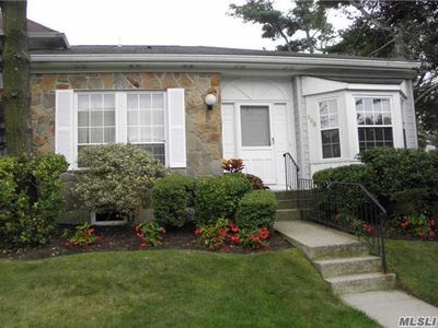 195 Fen Way, Syosset, NY, 11791