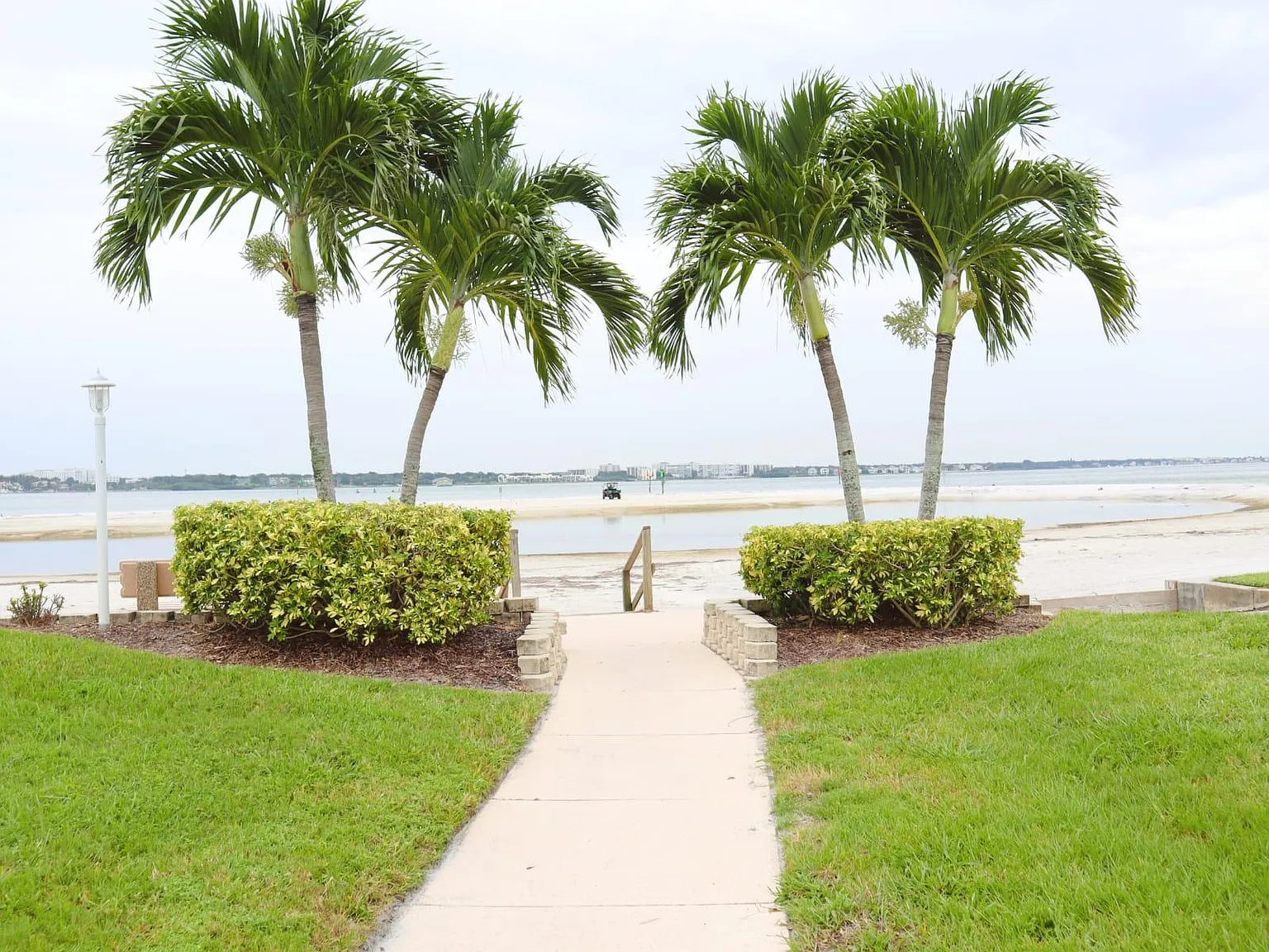 851 Bayway Blvd — Photo 1
