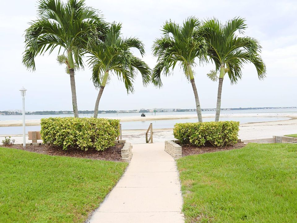 1st image of 851 Bayway Blvd