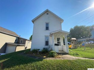 1486 W 3rd St, Dubuque, IA 52001