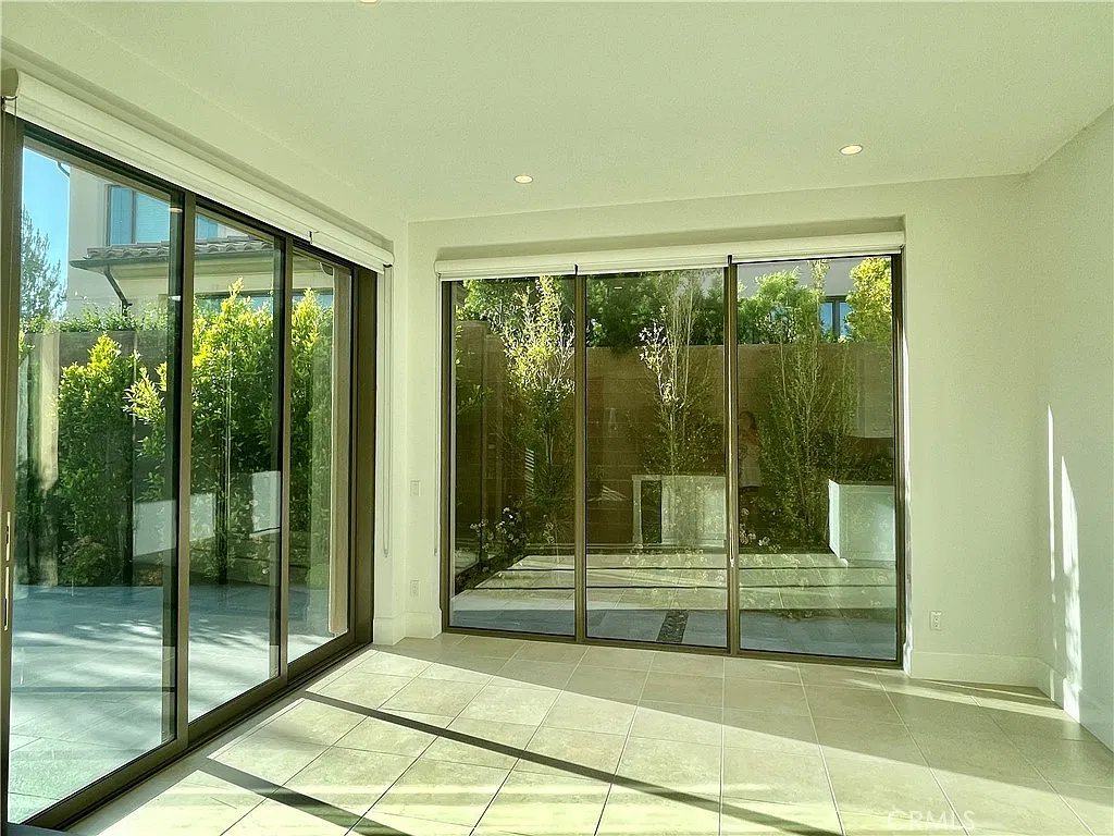 5 bed, 2800 sqft, $7,500 — Photo 4