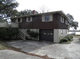 1761 Kings Landing Rd, Hampstead, NC 28443