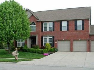 10430 Meadow Lake Dr, Fishers, IN 46038