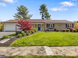 302 Candlelight Dr, Camp Hill, PA 17011