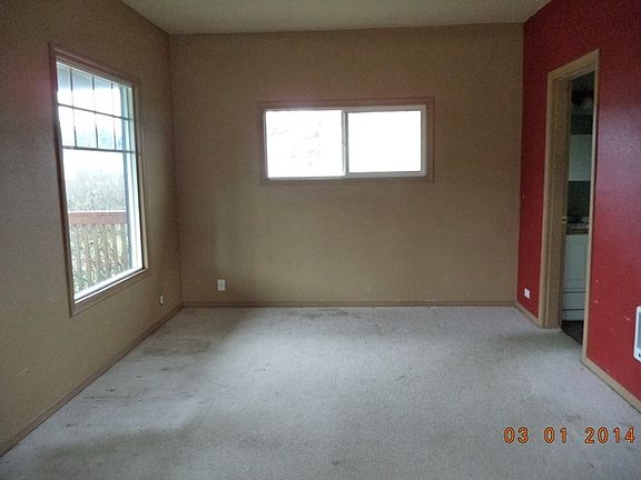 3rd image of 205 Orchard Ave N