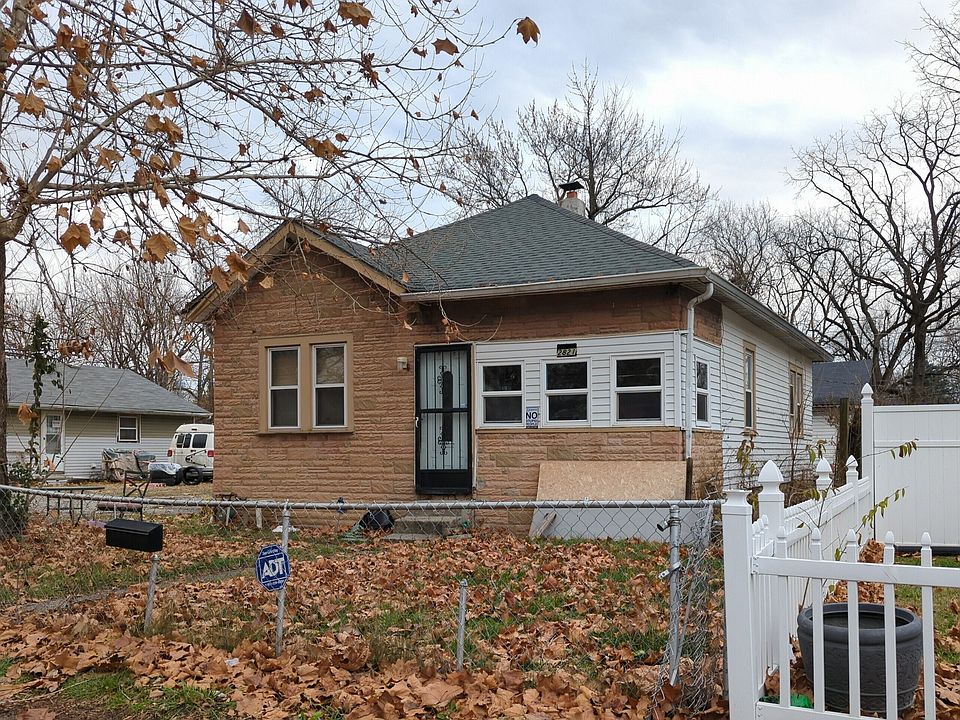 2nd image of 2821 Forest Manor Ave