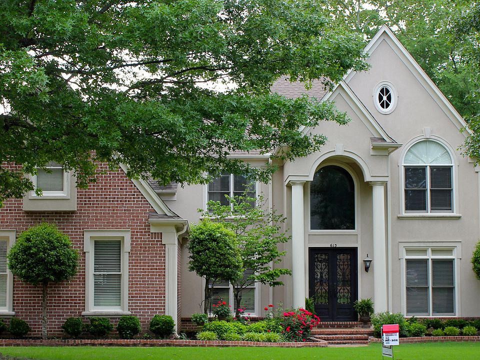 1st image of 615 Windsor Park Ln