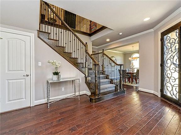 2nd image of 412 Bella Montagna Cir