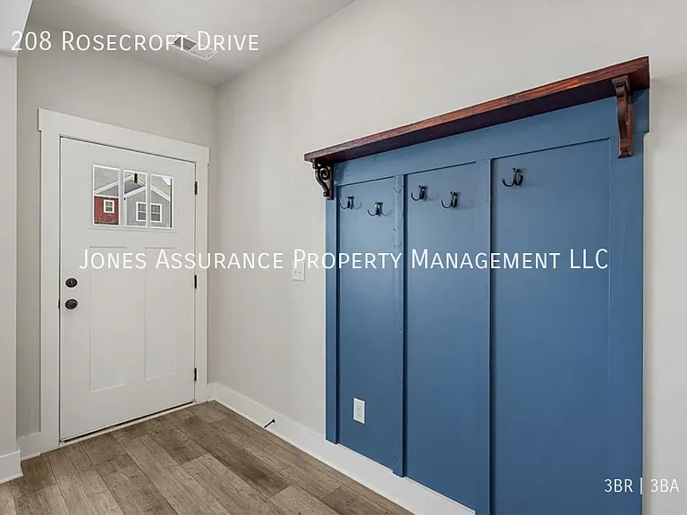208 Rosecroft Dr — Photo 3