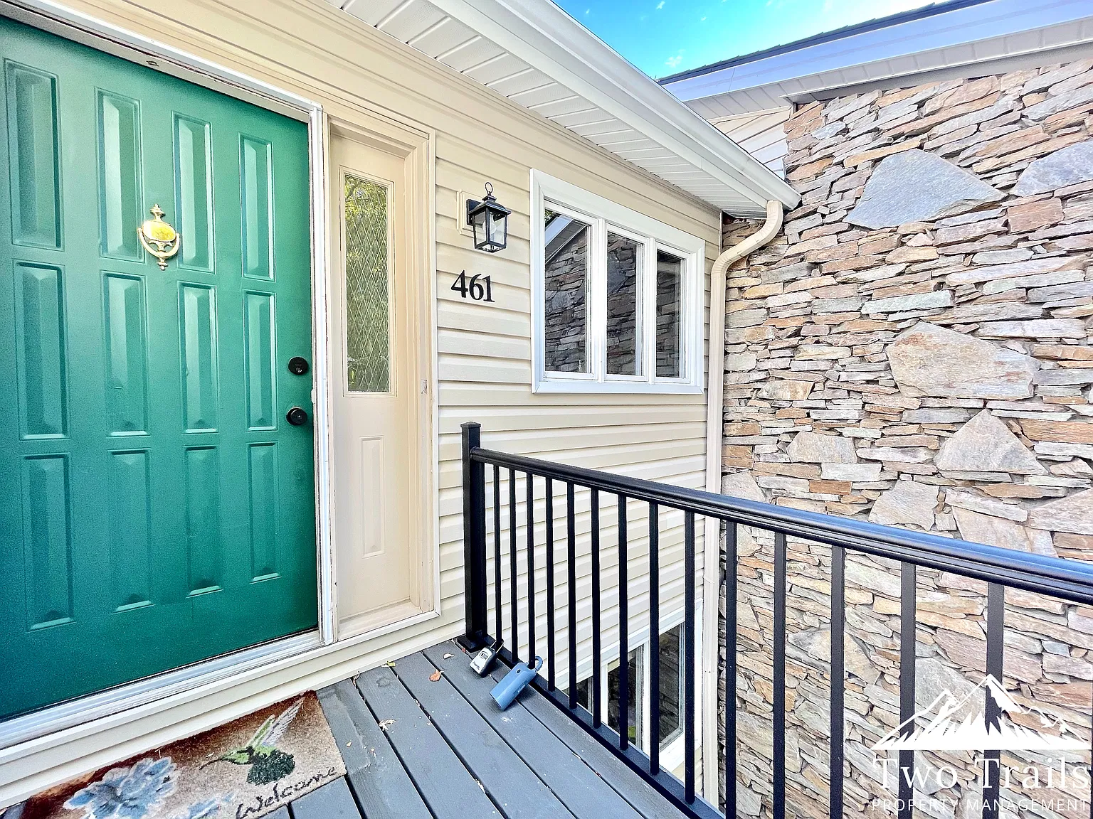2 bed, 1216 sqft, $1,675 — Photo 2