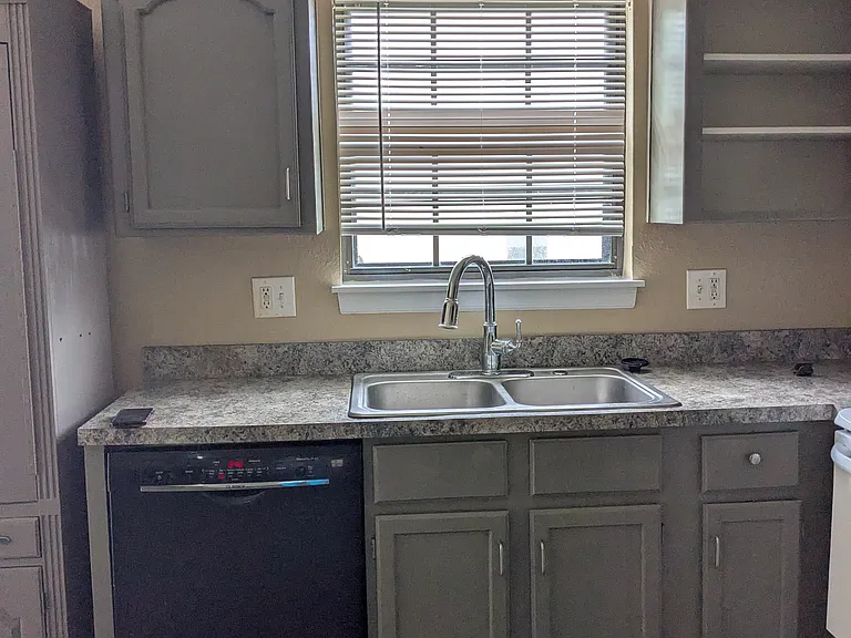 1826 NE Knollbrook Pl — Photo 7