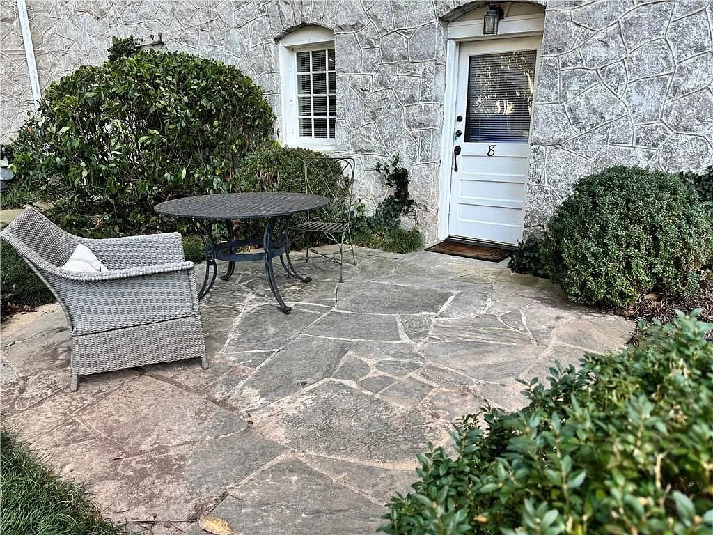 1 bed, 1.0 bath, 600 sqft, $1,375 — Photo 2
