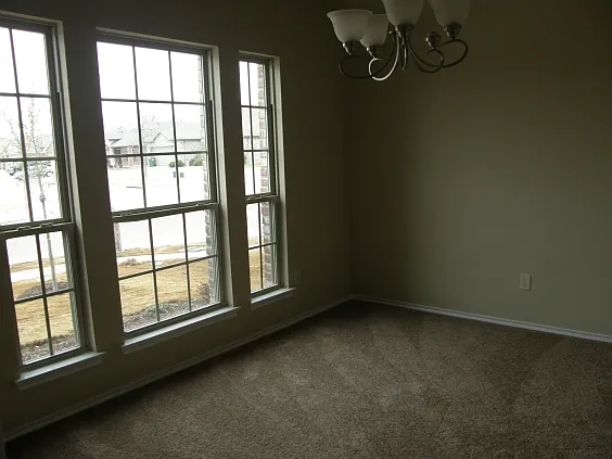 812 Westgate Ct — Photo 8